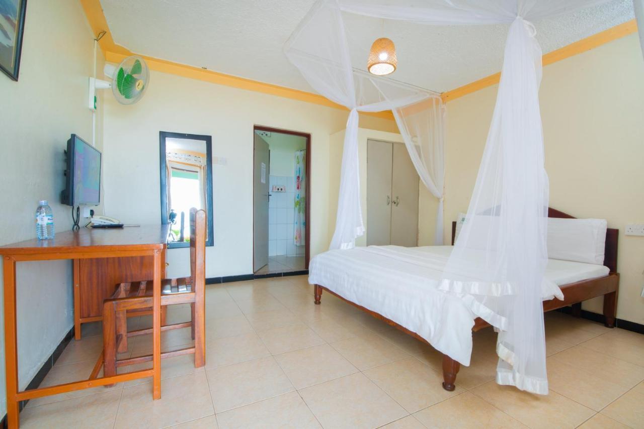 Mirembe Resort Beach Hotel Ssese Kalangala Exteriör bild